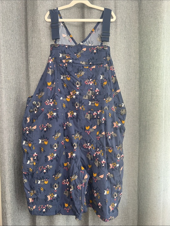 Duluth Trading Co Pants - Duluth Trading Co Chicken and Gnome Women’s Shortalls - XXL